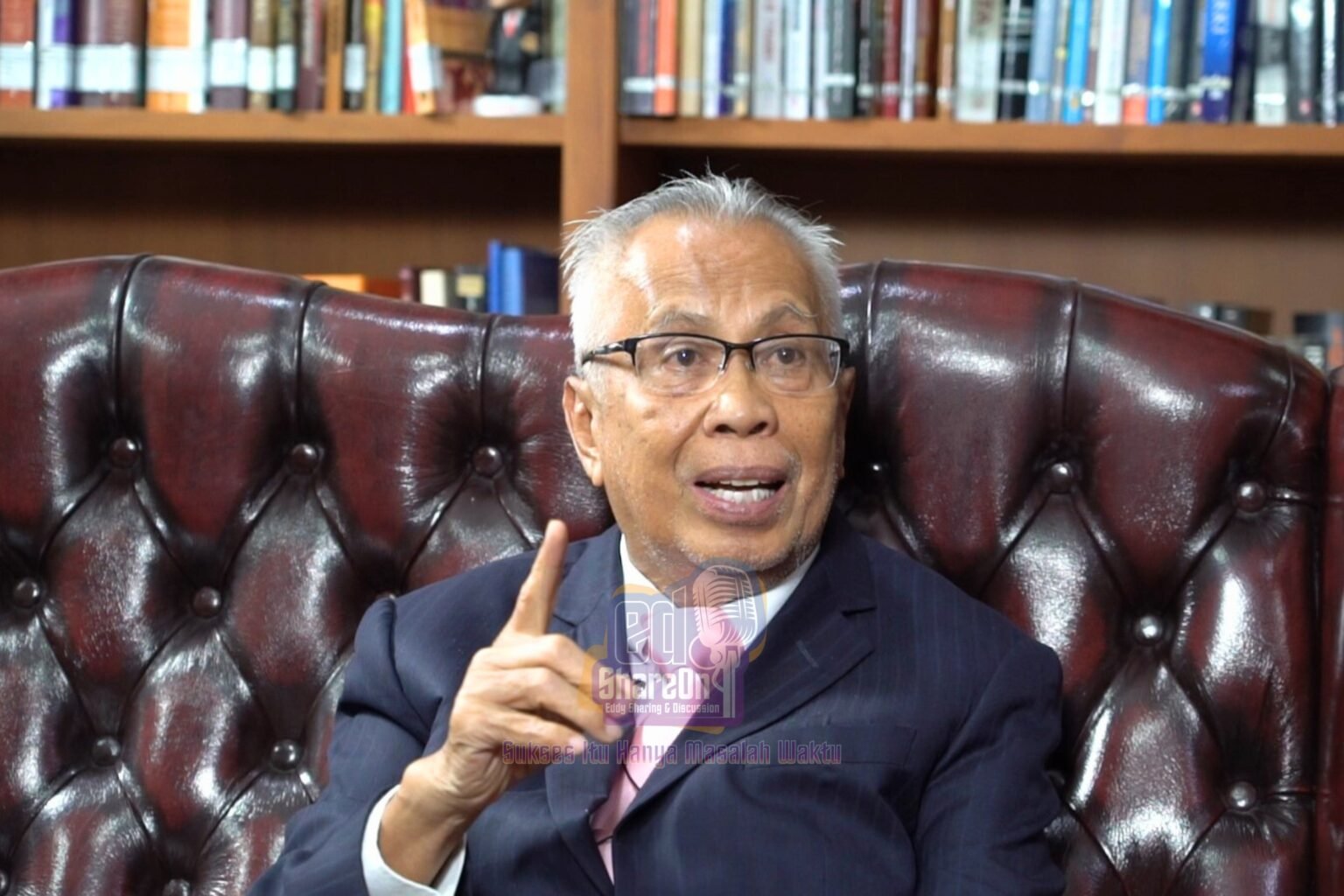 OC Kaligis Saat di podcast EdShareOn. (Foto: EdShareOn.com)