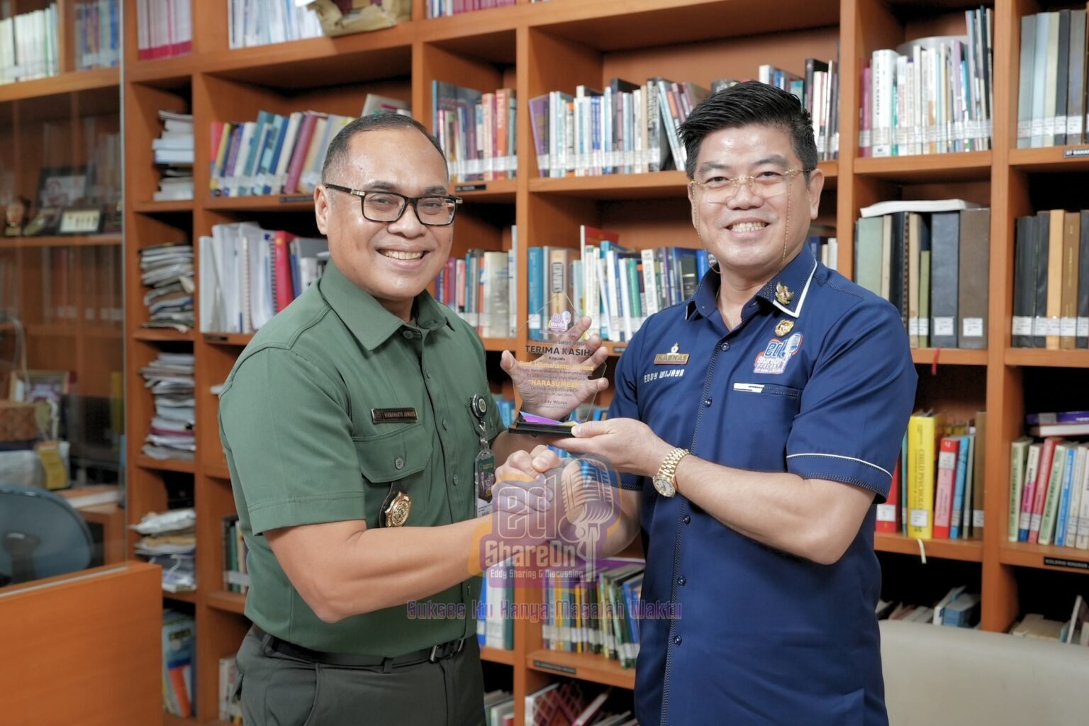 Hikmahanto Juwana Saat di podcast EdShareOn. (Foto: EdShareOn.com)